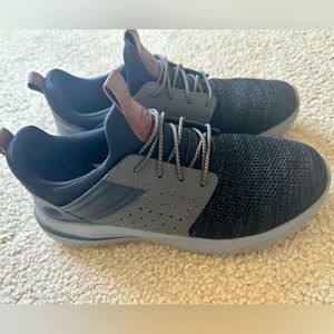 Skechers Men’s Delson Sneaker Size 10